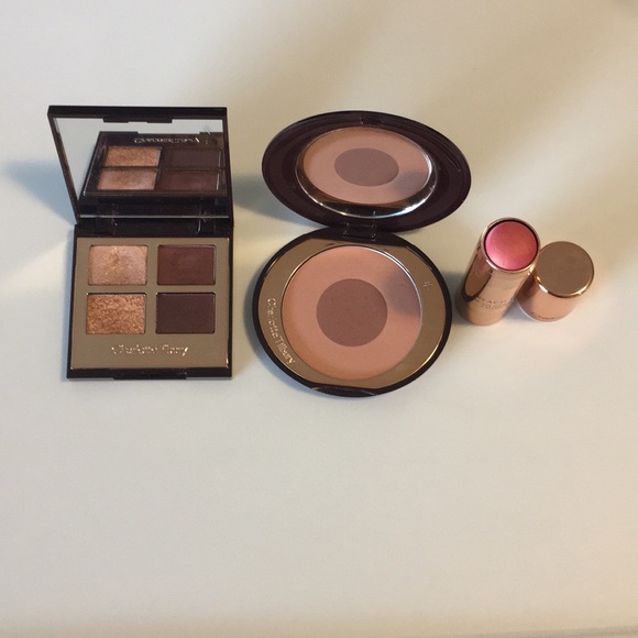 Eyeshadow and Blush Bundle. - Picture 10 of 10